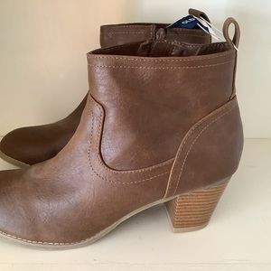 OLD NAVY Brown Booties 2 1/2” heel .Size 10
